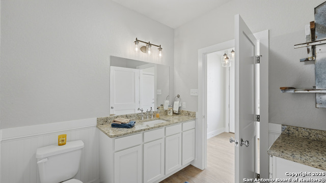 Image 5 of 38 For 223 Sapphire # 1002