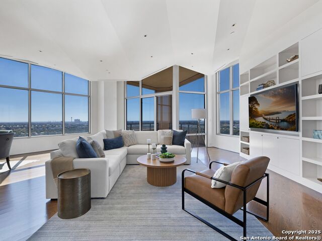 Image 11 of 45 For 4242 Broadway  2001