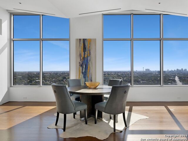 Image 13 of 45 For 4242 Broadway  2001