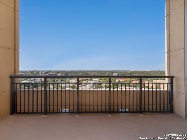 Image 18 of 45 For 4242 Broadway  2001