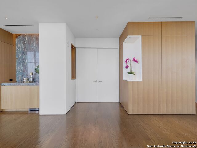 Image 2 of 45 For 4242 Broadway  2001