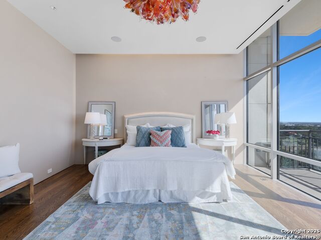 Image 20 of 45 For 4242 Broadway  2001