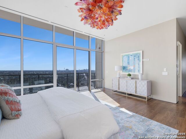 Image 21 of 45 For 4242 Broadway  2001