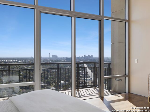 Image 22 of 45 For 4242 Broadway  2001