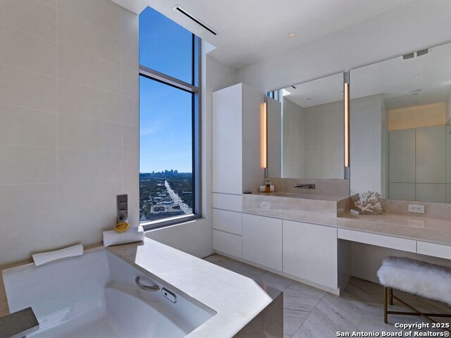 Image 25 of 45 For 4242 Broadway  2001