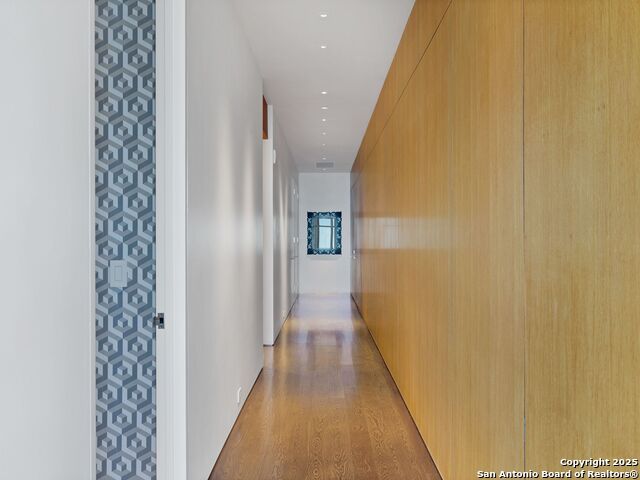 Image 29 of 45 For 4242 Broadway  2001