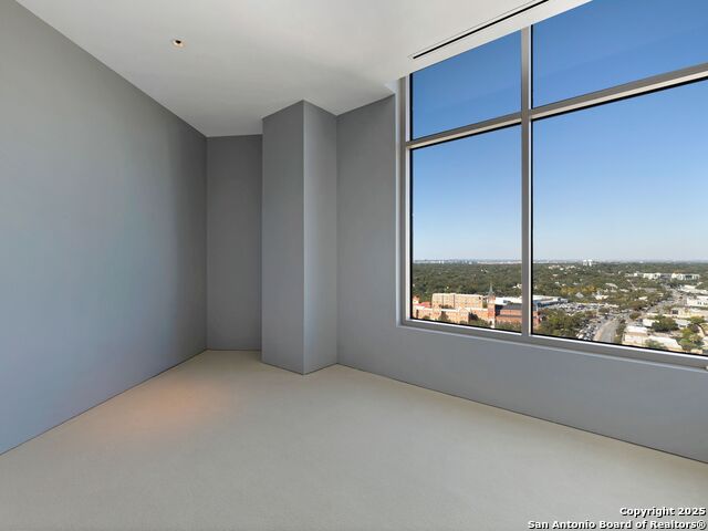 Image 30 of 45 For 4242 Broadway  2001