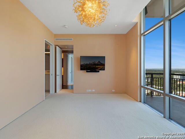 Image 35 of 45 For 4242 Broadway  2001