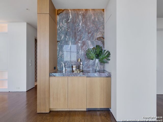 Image 37 of 45 For 4242 Broadway  2001