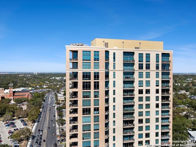 Image 41 of 45 For 4242 Broadway  2001