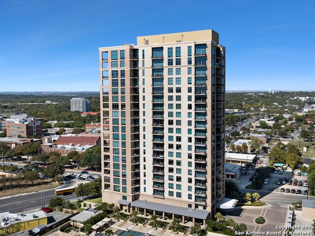 Image 42 of 45 For 4242 Broadway  2001