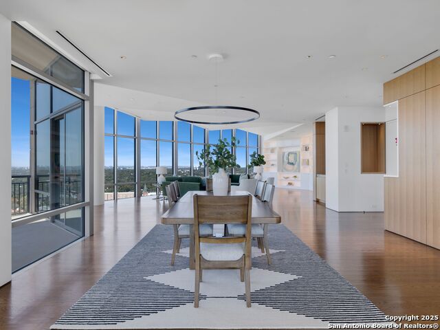 Image 8 of 45 For 4242 Broadway  2001