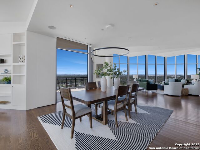 Image 9 of 45 For 4242 Broadway  2001