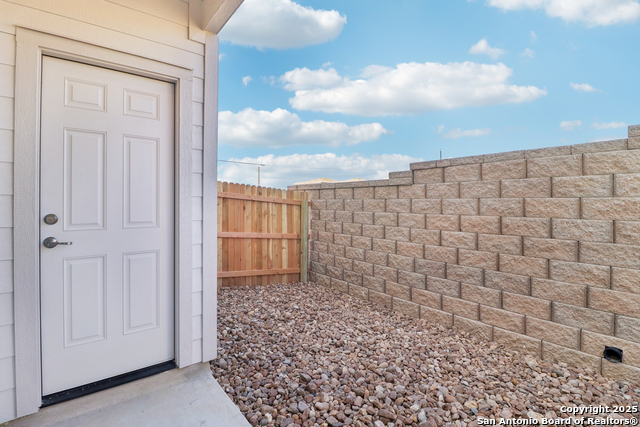 Listing photo id 39 for 7158 Magnolia Creek