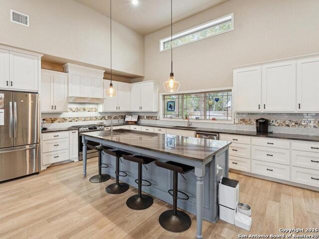 Image 16 of 66 For 256 Park Road