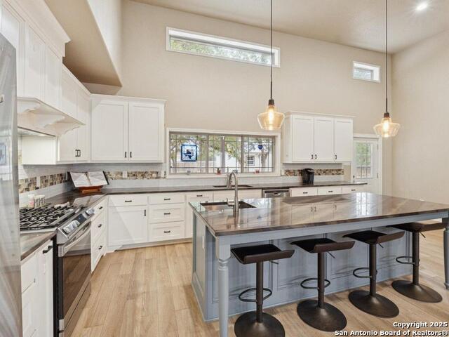 Image 17 of 66 For 256 Park Road