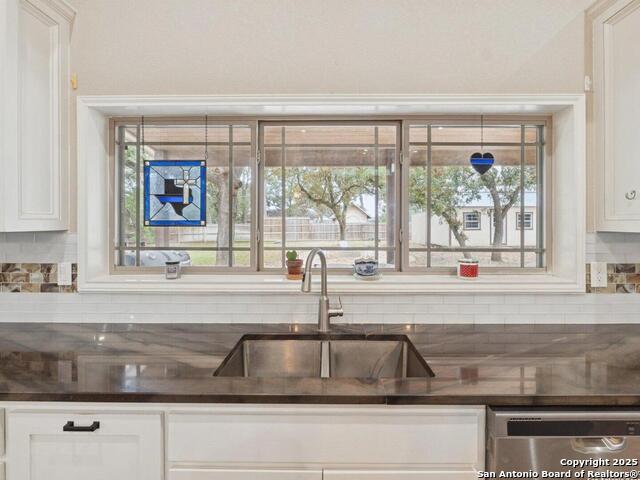 Image 20 of 66 For 256 Park Road