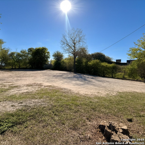 Listing photo id 4 for 212 Wilmot St