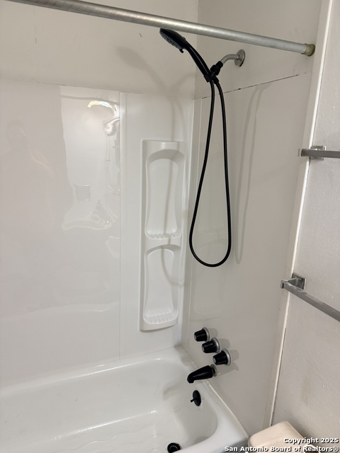 Image 3 of 8 For 122 Hart  