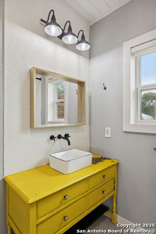 Image 14 of 30 For 2902 Katy St