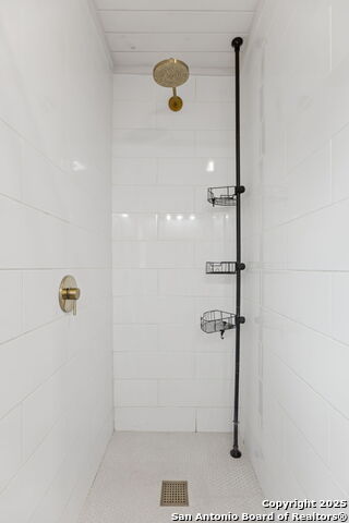 Image 15 of 30 For 2902 Katy St