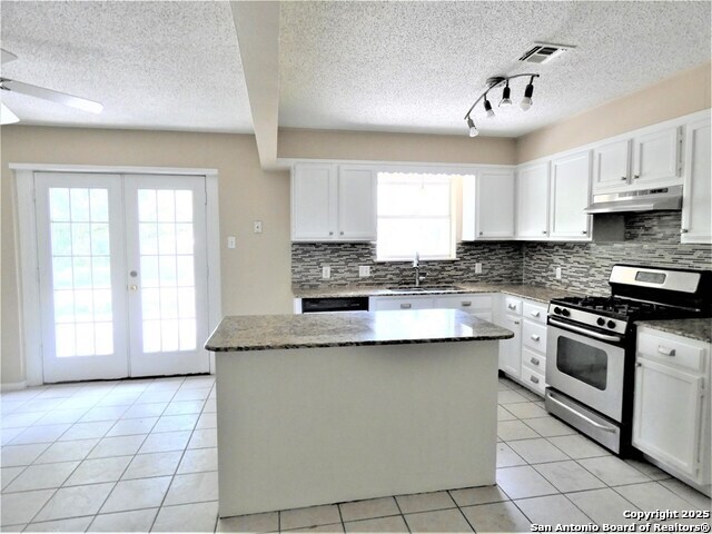 Image 4 of 16 For 210 Loma Linda