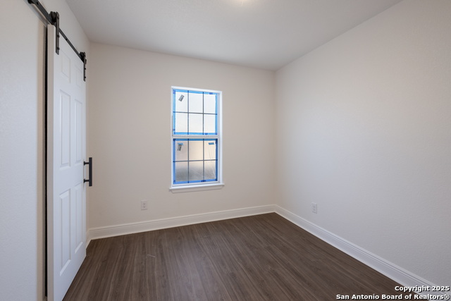 Image 23 of 31 For 2231 Waverly Ave