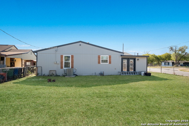 Image 28 of 31 For 2231 Waverly Ave