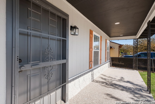 Image 4 of 31 For 2231 Waverly Ave