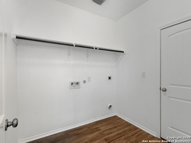 Image 27 of 39 For 2814 High Castle