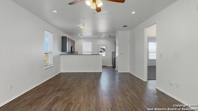 Image 4 of 39 For 2814 High Castle