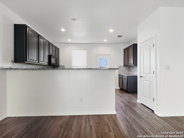 Image 5 of 39 For 2814 High Castle