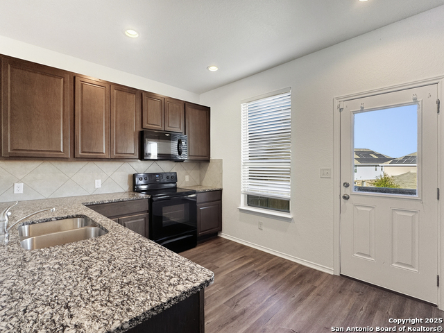 Image 6 of 39 For 2814 High Castle