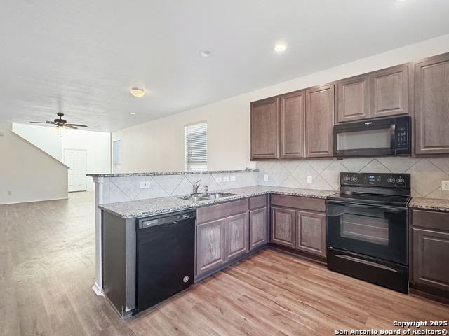 Image 7 of 39 For 2814 High Castle