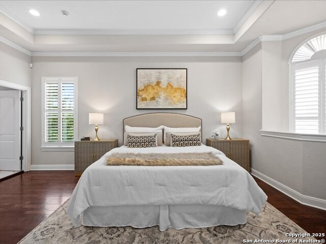 Image 24 of 47 For 3 Benchwood  