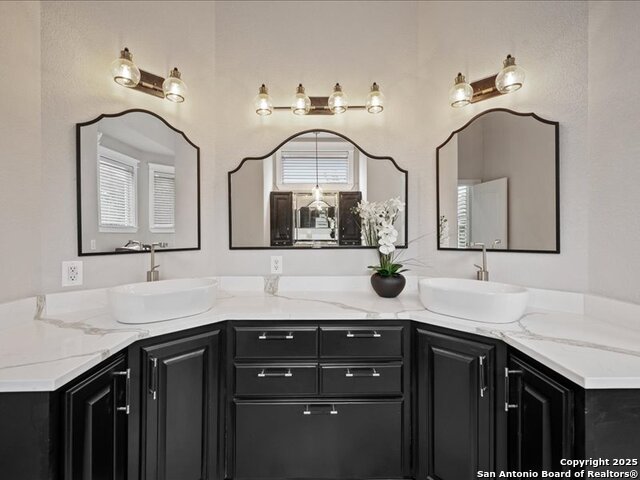 Image 30 of 47 For 3 Benchwood  