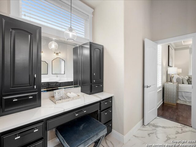 Image 31 of 47 For 3 Benchwood  