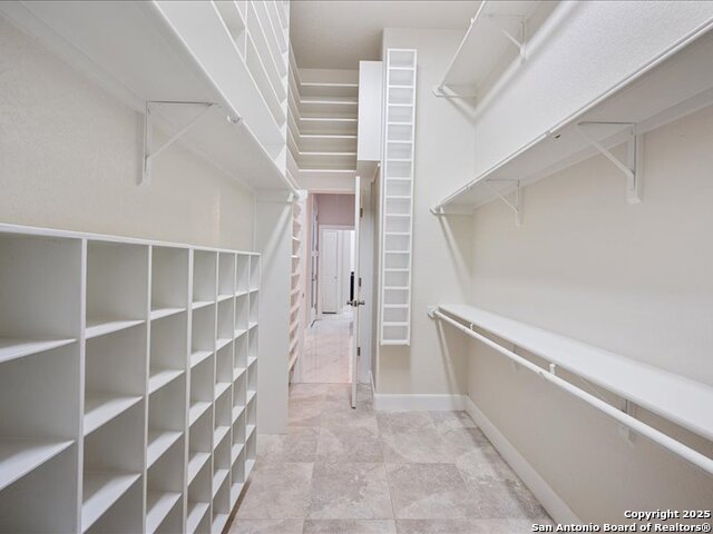 Image 34 of 47 For 3 Benchwood  