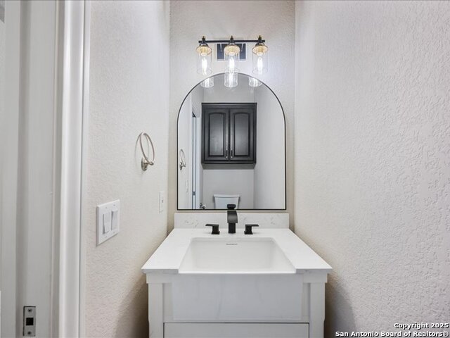 Image 37 of 47 For 3 Benchwood  