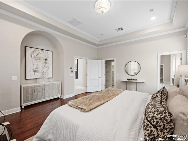 Image 38 of 47 For 3 Benchwood  