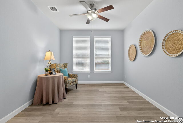 Listing photo id 13 for 5632 Carriage Falls