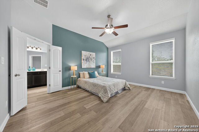 Listing photo id 14 for 5632 Carriage Falls