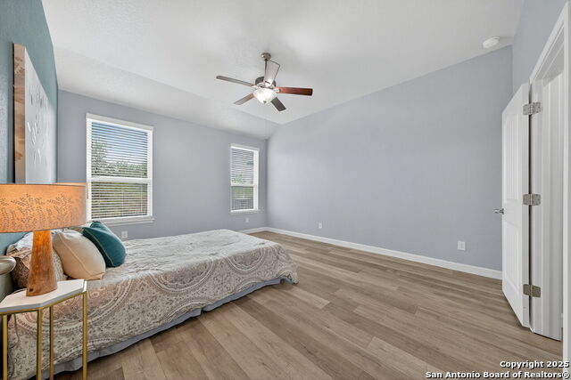 Listing photo id 16 for 5632 Carriage Falls