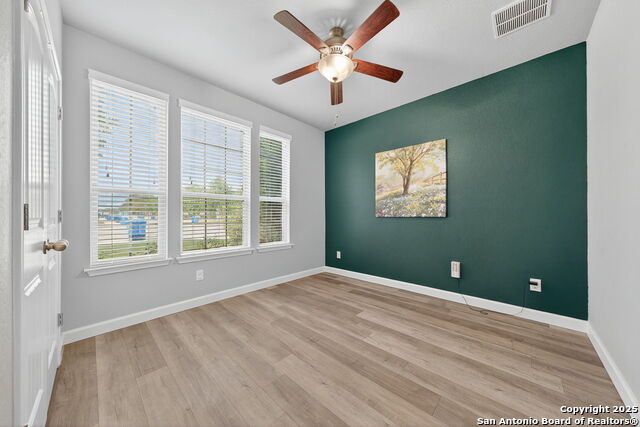 Listing photo id 20 for 5632 Carriage Falls