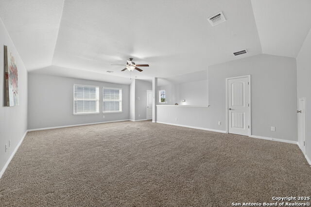 Listing photo id 23 for 5632 Carriage Falls