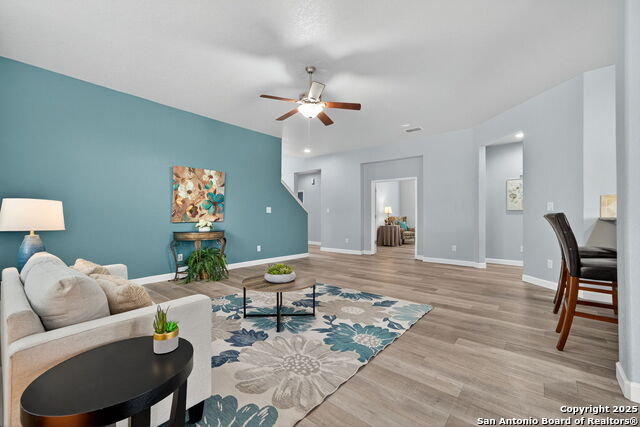 Listing photo id 6 for 5632 Carriage Falls