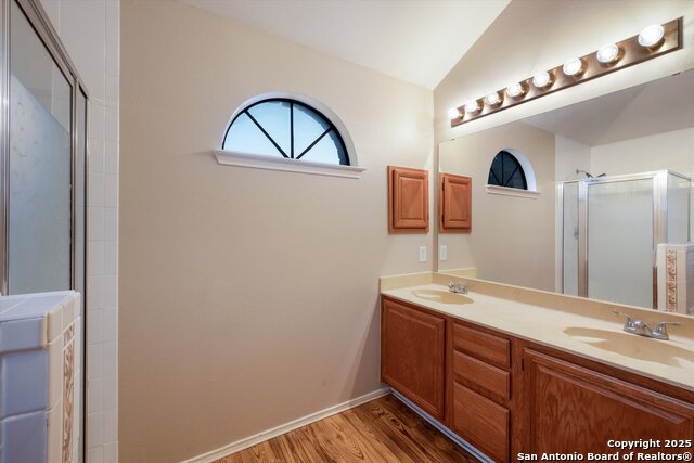 Image 18 of 33 For 10702 Lake Path