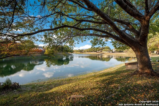Image 24 of 33 For 10702 Lake Path