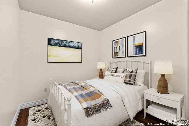 Listing photo id 10 for 215 Center St  203