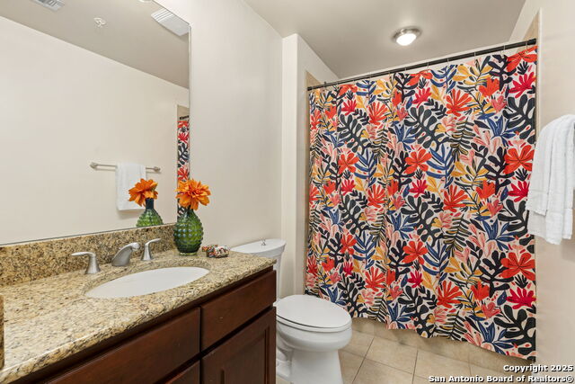 Listing photo id 12 for 215 Center St  203